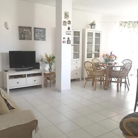 Caparica Lounge & Terrace Apartman *